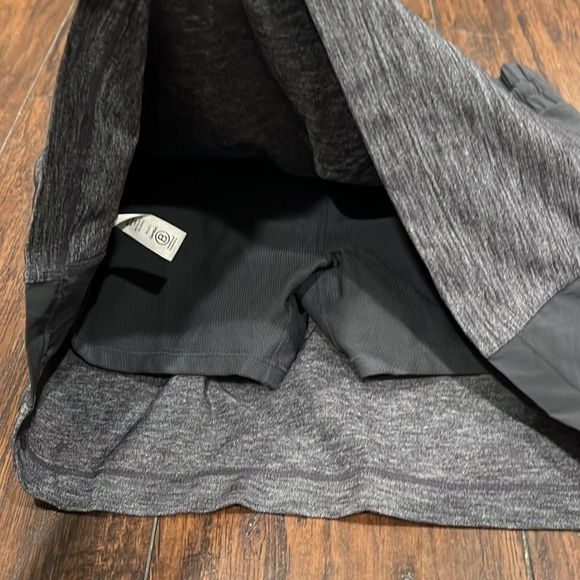 Athleta excursion skort skirt with pockets size small Heather grey EUC - Picture 3 of 7